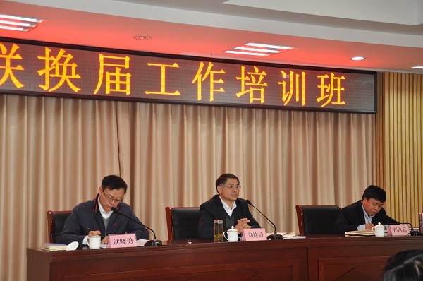 ͼΪ�в������³�������ͬ־����